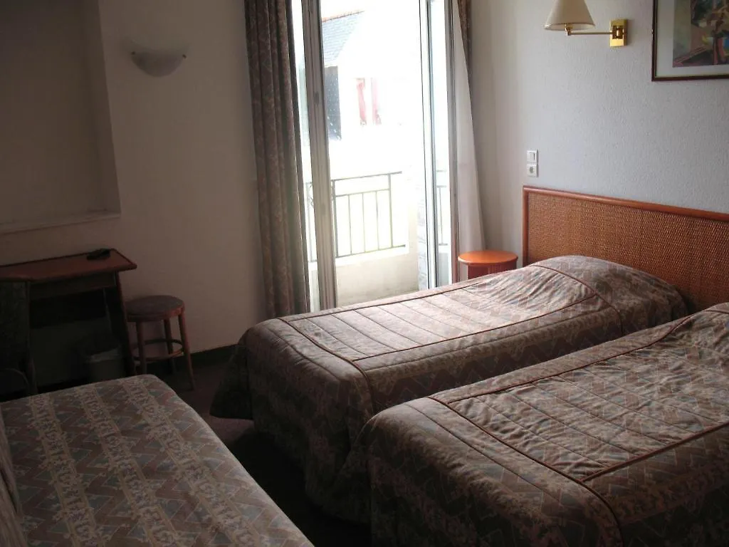 Hotel Les Arcades 생카스트르길도