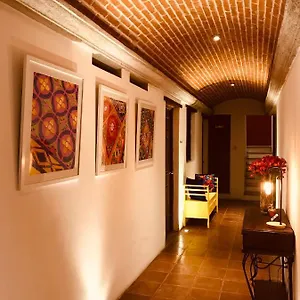 Luna Maya 3* Antigua